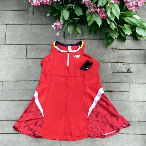 NEW BALANCE NWT WOMENS FITTED FAST DRYING MOISTURE WICKING TOURNAMENT DRESS LG - Picture 6 of 10